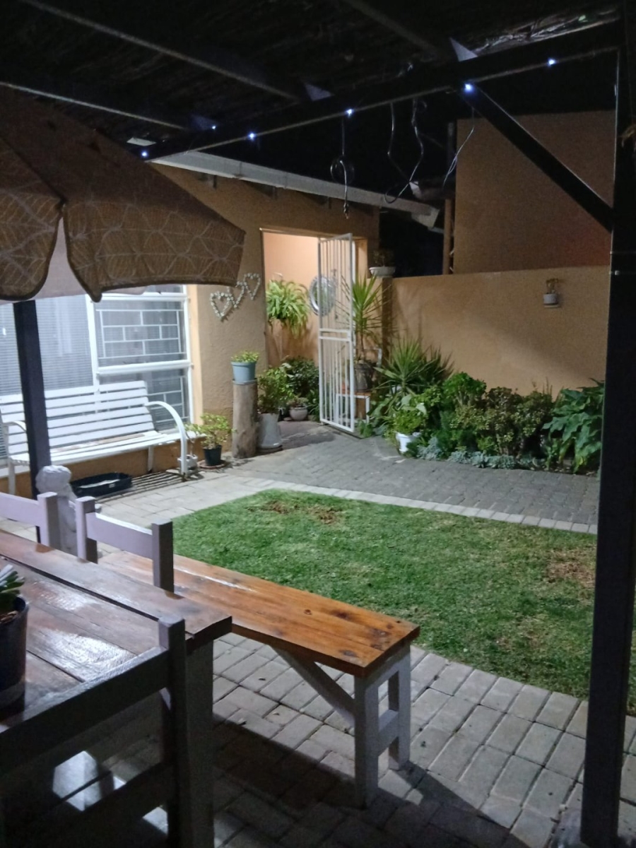 2 Bedroom Property for Sale in Pellissier Free State
